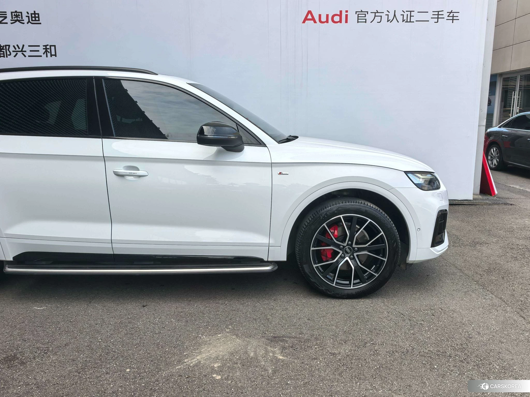 Audi Q5L id 4440298 из Китая 9