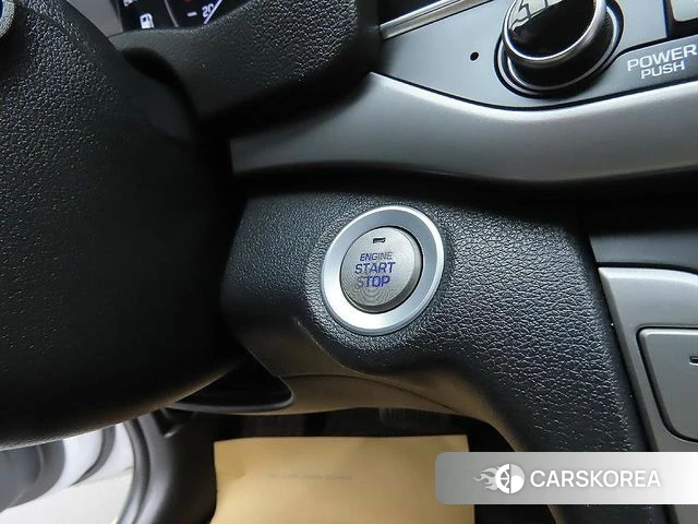 Hyundai Avante AD id 3905971 из Кореи 9