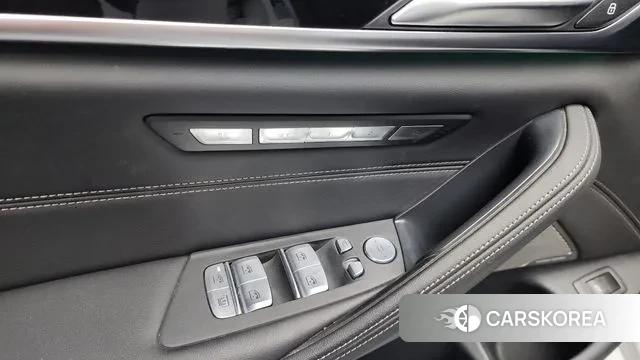 BMW 5 Series (G30) id 3342166 из Кореи 9