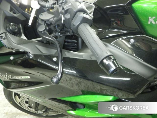 Kawasaki NINJA H2 SX SE id 3946920 из Японии 9