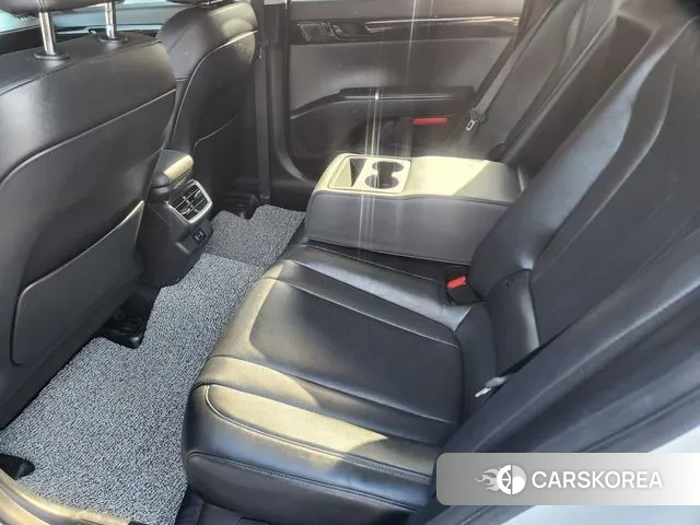 Hyundai Grandeur (GN7) id 3610492 из Кореи 9