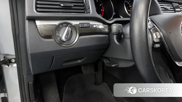 Volkswagen The New Passat id 3723635 из Кореи 9