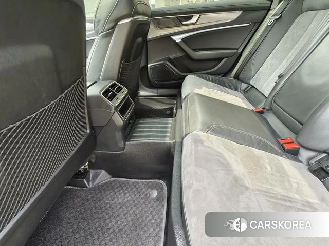 Audi A6L id 4272013 из Китая 9
