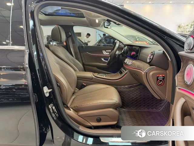 Mercedes-Benz E-class id 4358923 из Китая 9
