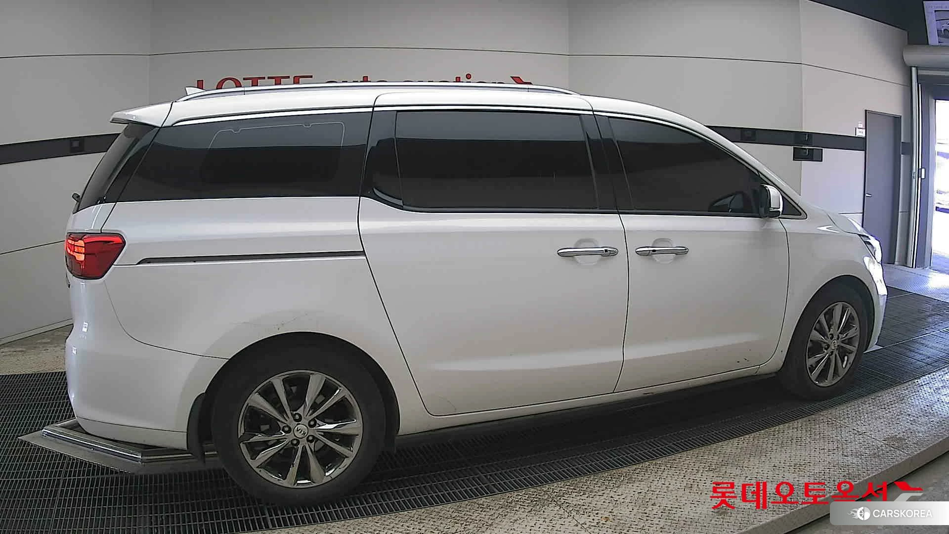 Kia Carnival id 4296917 из Кореи 9