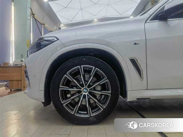 BMW X5 id 4265439 из Китая 9