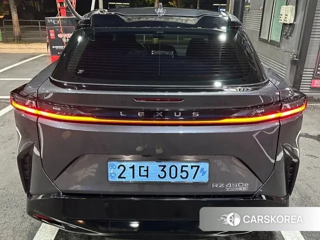 Lexus RZ450e id 3695618 из Кореи 9