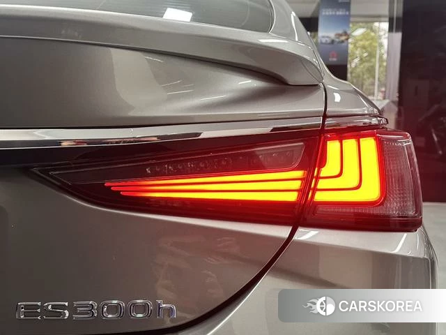 Lexus ES id 4279299 из Китая 9