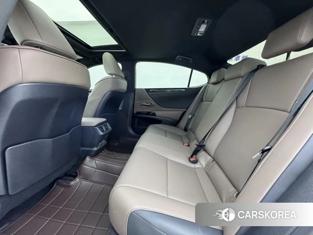 Lexus ES id 4297972 из Китая 9