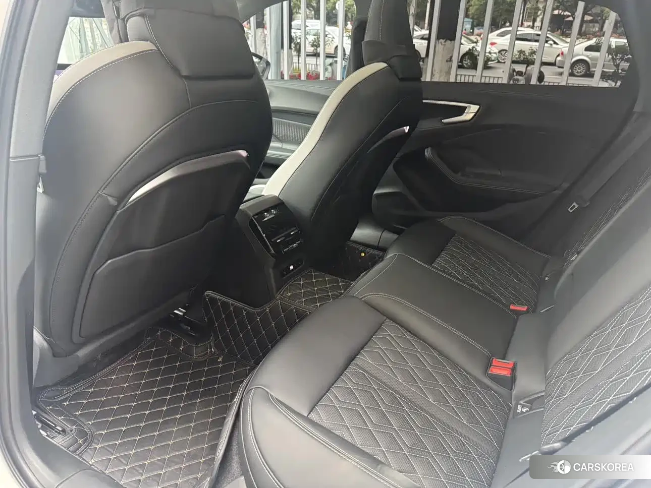 Audi A5L id 4539028 из Китая 9