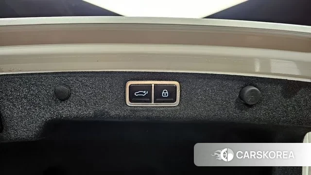 Hyundai Grandeur Hybrid (GN7) id 3002428 из Кореи 9