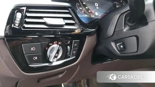 BMW 5 Series (G30) id 3520002 из Кореи 9