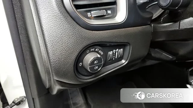 Jeep Renegade id 3578478 из Кореи 9