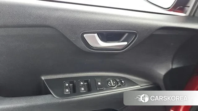 Kia Stonic id 2941530 из Кореи 9