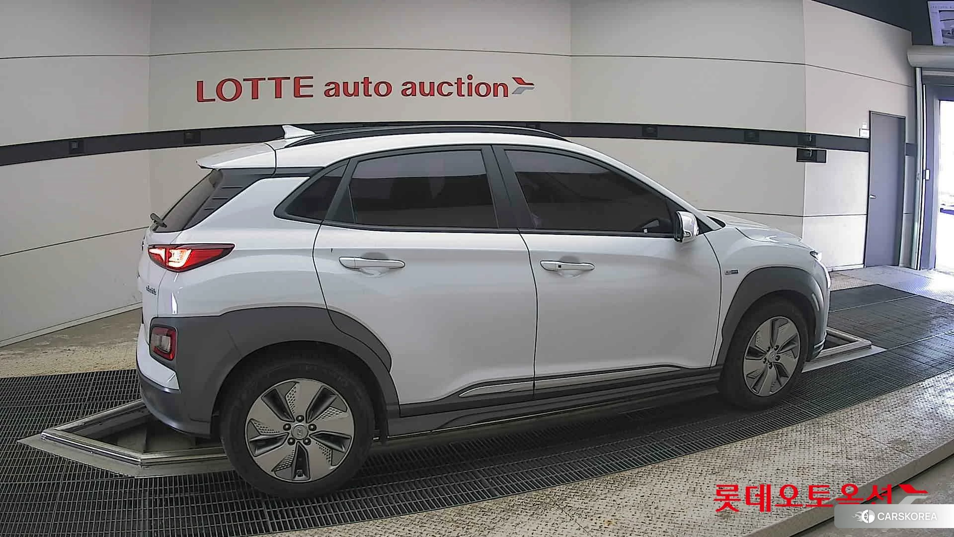 Hyundai KONA Electric id 4289419 из Кореи 9