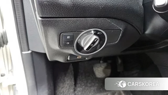 Mercedes-Benz GLA-Class X156 id 3568678 из Кореи 9