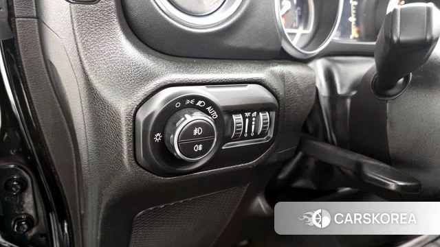 Jeep Wrangler (JL) id 3812213 из Кореи 9