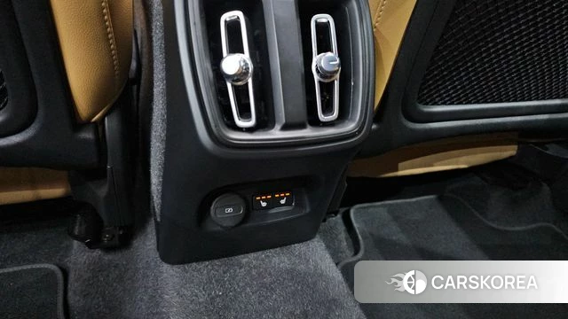 Volvo XC40 id 4736300 из Кореи 9