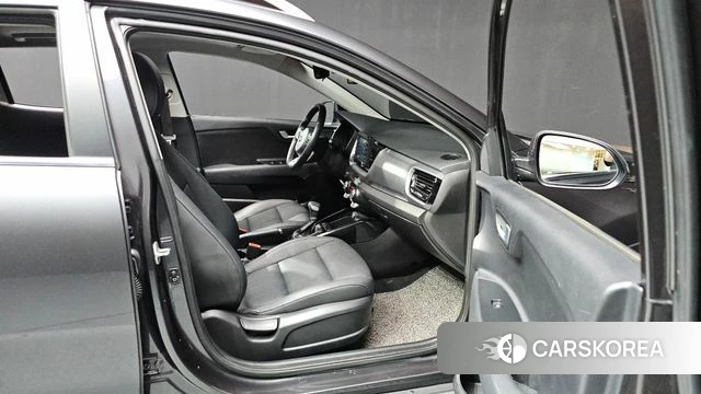 Kia Stonic id 4536605 из Кореи 9