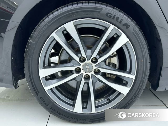 Audi A6L id 4272347 из Китая 9
