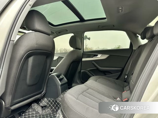 Audi A4L id 4254230 из Китая 9