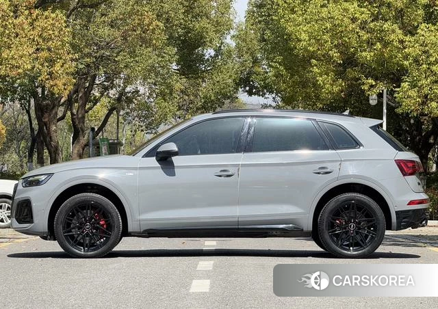 Audi Q5L id 4260736 из Китая 9