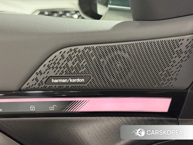 BMW 5 Series (G60) id 3739183 из Кореи 9