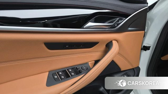 BMW 5 Series (G30) id 3844215 из Кореи 9