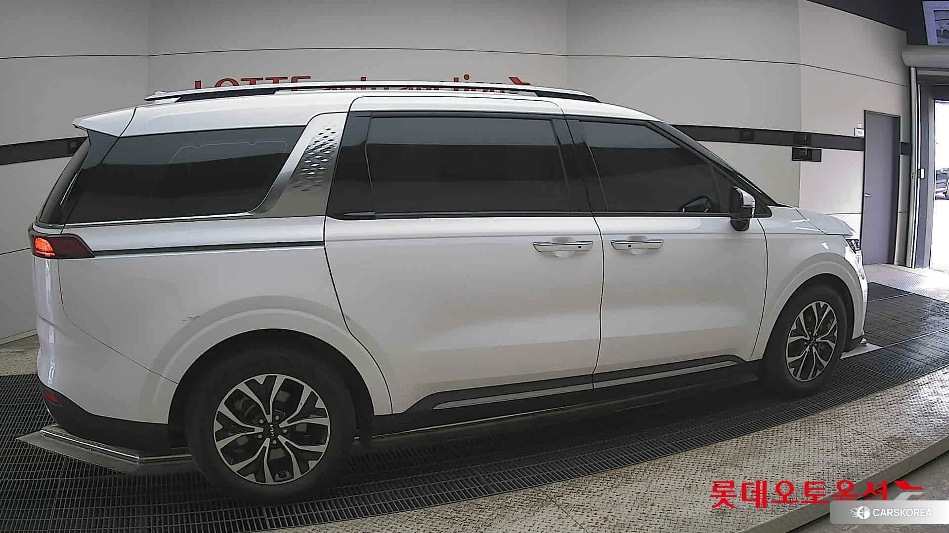 Kia Carnival id 4347368 из Кореи 9