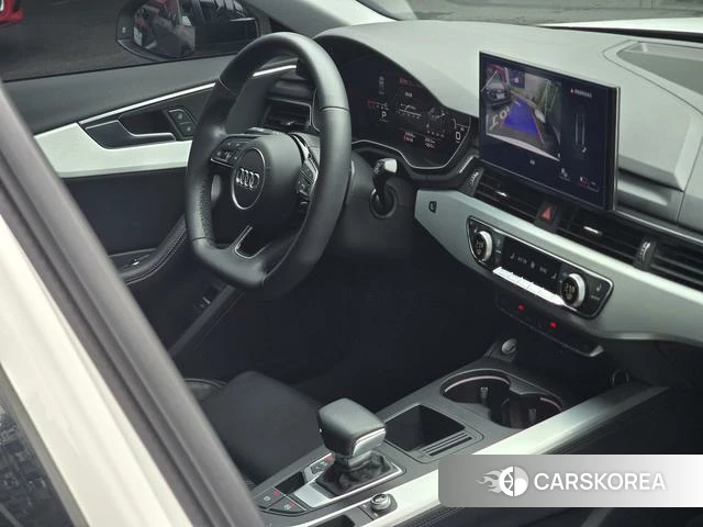 Audi A4L id 4260493 из Китая 9