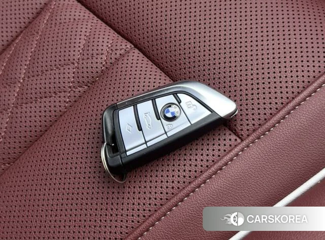 BMW 5 series PHEV id 4261668 из Китая 9