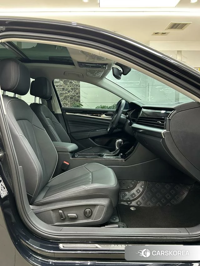 Volkswagen Passat id 4255917 из Китая 9