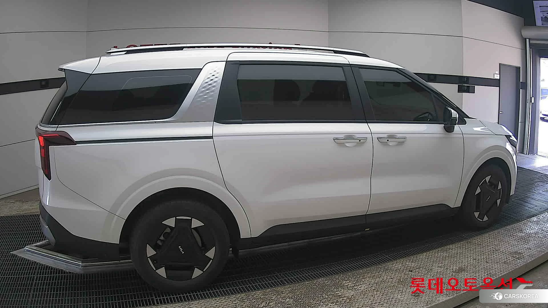 Kia Carnival Hybrid id 3882127 из Кореи 9