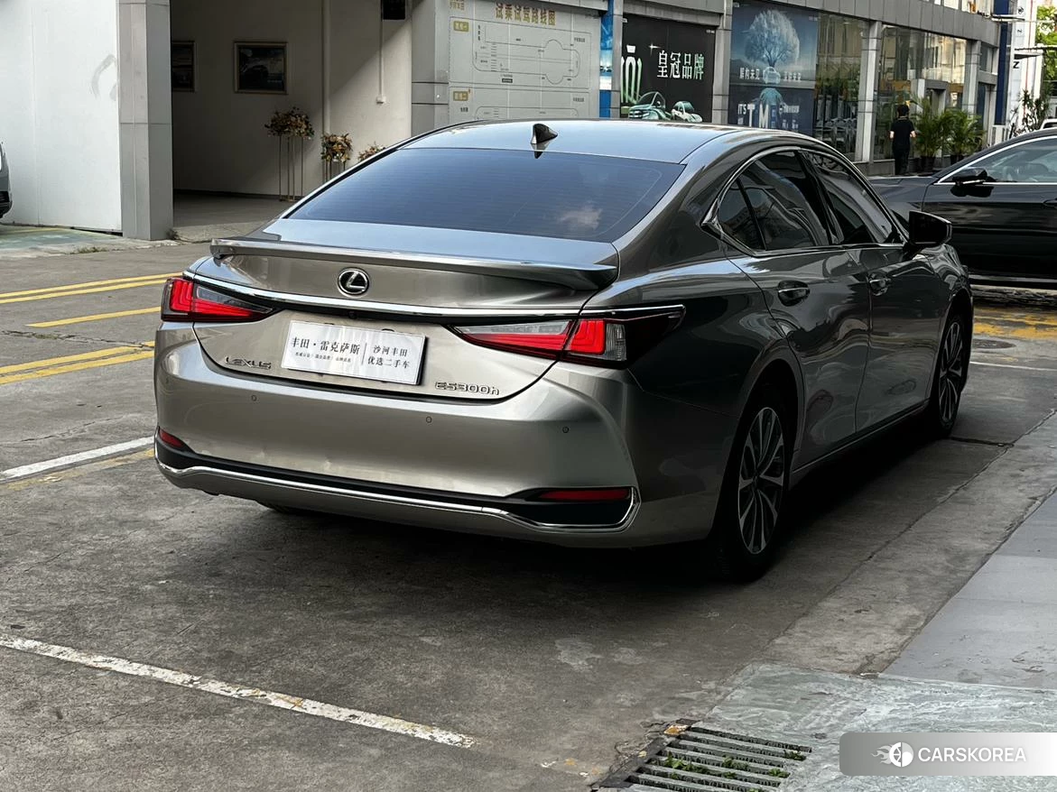 Lexus ES id 4474015 из Китая 9