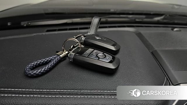 Ford Mustang id 4019507 из Кореи 9