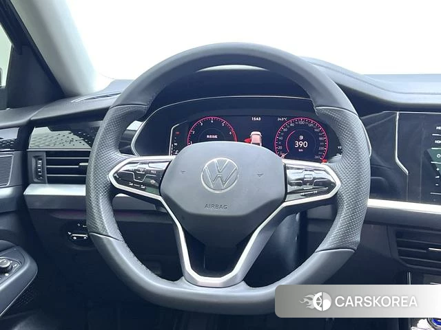 Volkswagen Passat id 4261849 из Китая 9