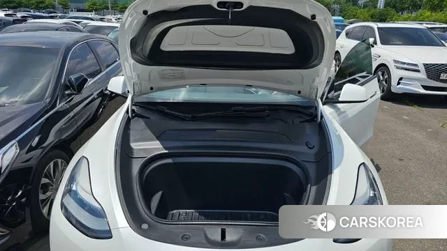 Tesla Model Y id 2994421 из Кореи 9