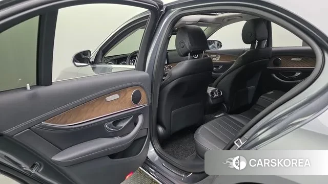 Mercedes-Benz E-Class W213 id 3692415 из Кореи 9