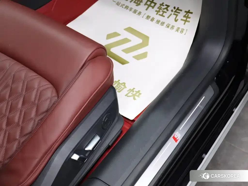 Audi A7L id 4622693 из Китая 9