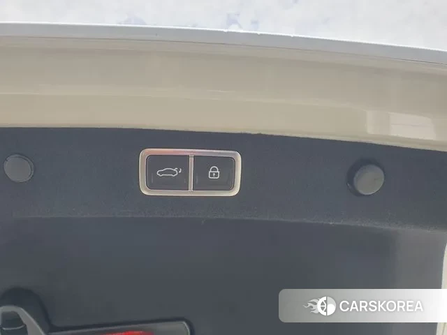 Hyundai Grandeur (GN7) id 3126780 из Кореи 9