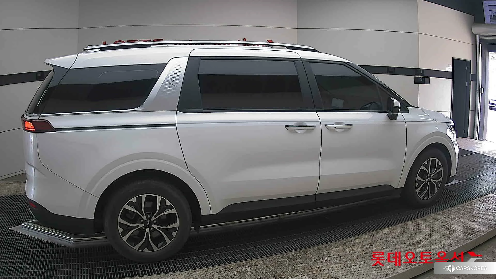 Kia Carnival id 3869412 из Кореи 9