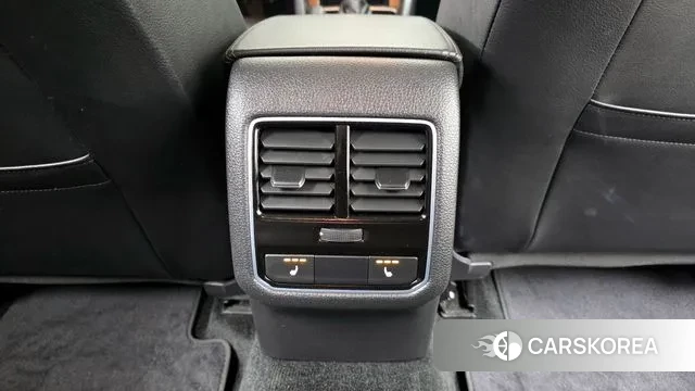 Volkswagen The New Passat id 3713946 из Кореи 9