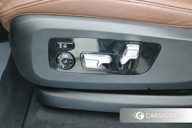 BMW X7 id 4260977 из Китая 9
