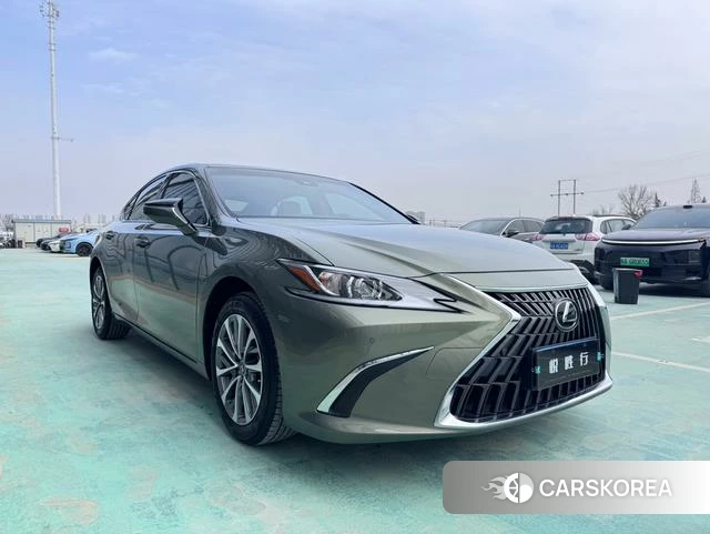 Lexus ES id 4264203 из Китая 9