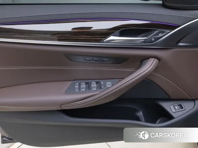 BMW 5 Series (G30) id 3002724 из Кореи 9