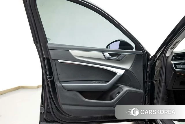 Audi A6L id 4210238 из Китая 9