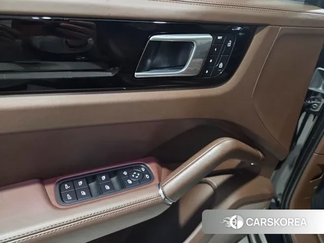 Porsche Cayenne (PO536) id 3498001 из Кореи 9