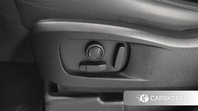 Land Rover Defender (L663) id 3884666 из Кореи 9