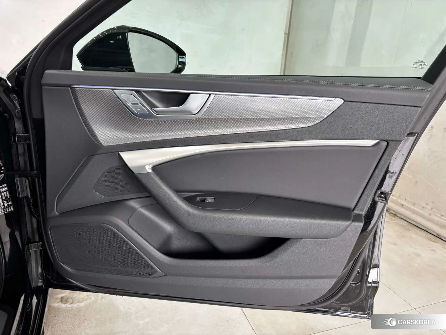 Audi A6L id 4513839 из Китая 9