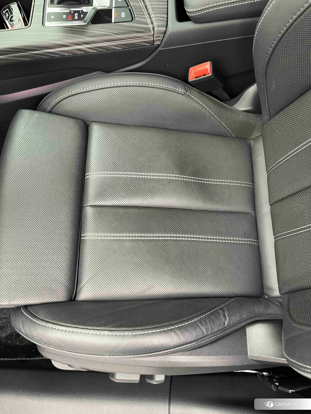 Audi A4L id 4504665 из Китая 9